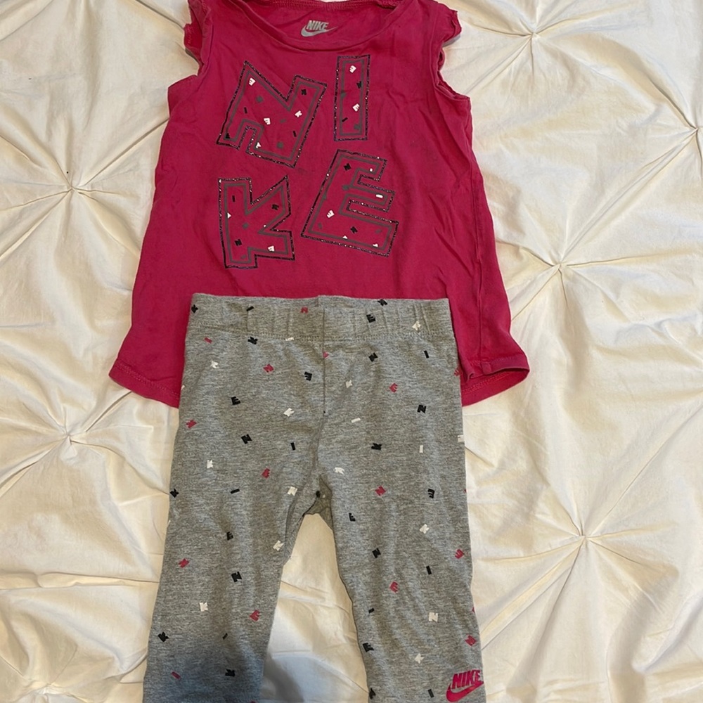two piece girls size 24 M Nike set